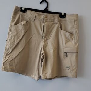Men's Columbia Blood And Guts Stretch Shorts 8"inseam Ancient Fossil
